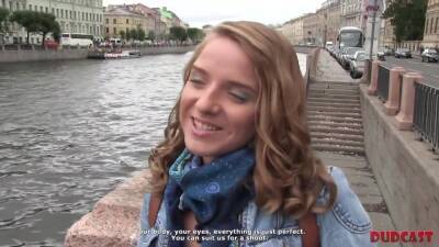 Smiley Blonde Babe Picked Up Easily By Dadbod Pua - upornia.com - Russia