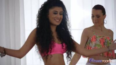 Marina Maya - Renata Fox - Charlie Red - Threesome with naughty belly dancer - veryfreeporn.com - India - Czech Republic - Russia
