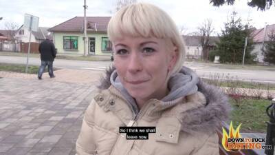 Petite Blonde Licky Lex Fucks Date in Bathroom - sexu.com - Czech Republic