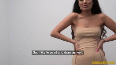James Brossman - Indian beauty with perky tits - veryfreeporn.com - India - Britain