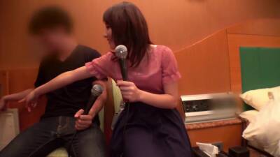 チャラ男にナンパされてきたパイパン美女がハメ撮りされて悶絶イキ - upornia.com - Japan
