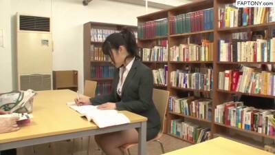 Japanese School Girl Seduces Lesbian Teacher In Library - FAPTONY.COM - sunporno.com - Japan