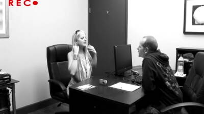 Blonde Pretty Likes To Fuck With Her Boss - Anita Blue - upornia.com