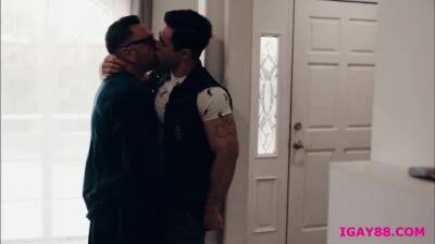 Hunk gays Lucas Leon and Vince Parker trade passioanate anal sex - fetishpapa.com