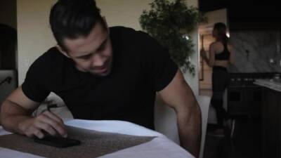 TS Korra Del Rio analed her stepbro in kitchen - nvdvid.com