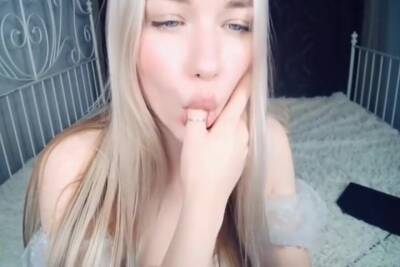 Girl Squirting On Webcam - hclips.com
