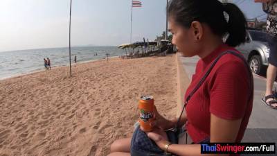 Amateur Thai teen girlfriend big titty fucked back in the hotel - txxx.com - Thailand