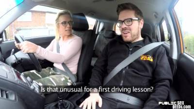 English milf publicly blows driving instructor - txxx.com - Britain
