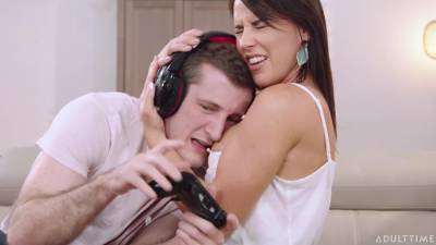 Maybe i have to pause the game first and fuck my delicious mom - pornoxo.com