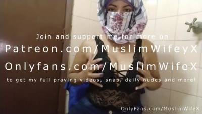 Real Arab Mommy In Niqab Masturbates Squirting Pussy To Muslim Orgasm On Webcam - hclips.com