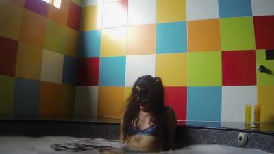 Great Blowjob In A Hottub - hotmovs.com