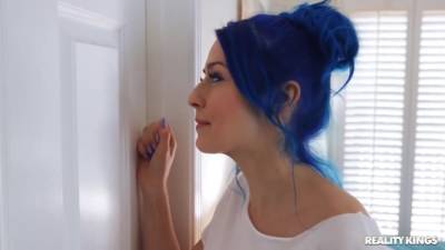 Jewelz Blu And Cleo Clementine - Blue-haired Hottie Spies On Her Lesbian Friend In A - hotmovs.com