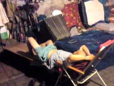 Str8 spy and touching a homeless - drtvid.com