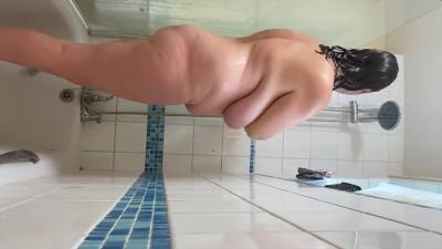 beautiful chunky solo selfie in the shower - pornoxo.com