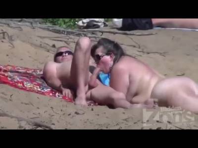 Blowjobs At the Nude Beach - pornoxo.com
