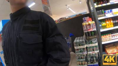 LAW4k. Security officer caught innocent teen woman and penetrated her in cell - hotmovs.com