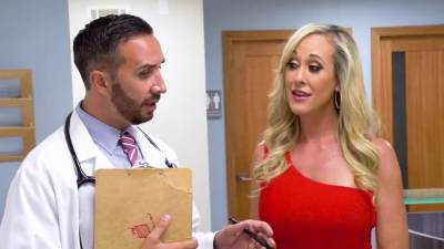 Brandi Love - Brett Rossi - Keiran Lee - The Doctor Examines Tits Girlfriends In The Office With Keiran Lee, Brett Rossi And Brandi Love - hotmovs.com