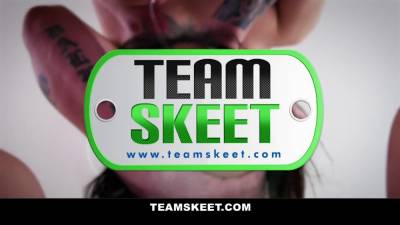 Juicy Shortie Julz Gotti Gets Her Big Booty Chicks Oiled Up And Fucked Doggystyle On The Couch - sexu.com