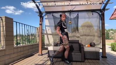 Kicking Ass Gets Chun-li Dripping Wet! - upornia.com