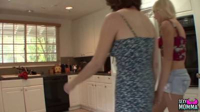 Sexymomma - stepmother investigates all of daughters-in-law holes - sexu.com