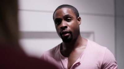 Black guy barebacks the busty tattooed shemale Casey Kisses - drtvid.com