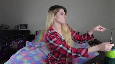 Get To Know Erin Evelyn ... Get Off Sesh! With Dildo Masturbation - hclips.com