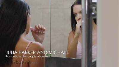 Julia Parker - Julia Parker gives hubby a blowjob before romantic sex - sexu.com - Czech Republic