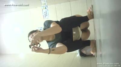chinese girls go to toilet.152 - hclips.com - China