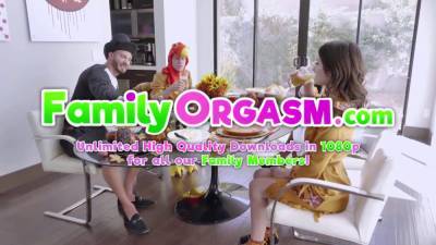 Thanksgiving family gang (Brooklyn Chase) holidays sex - familyorgasm.com - sexu.com