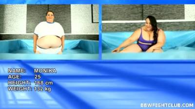 Fat and huge-boobed bbw wrestles in the ring - sexu.com