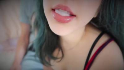 A Girl While Shooting Homemade Porn Close-up Made Her Lover A Blowjob - hotmovs.com