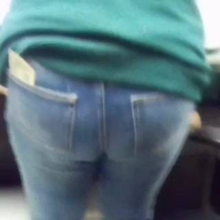 ass of blonde women in tight jeans - voyeurhit.com