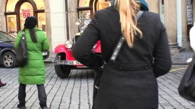 Guy picks up redhead old granny from street - drtvid.com - Czech Republic
