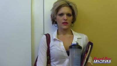 Short-haired Raelyn Amateur Porn Video - upornia.com