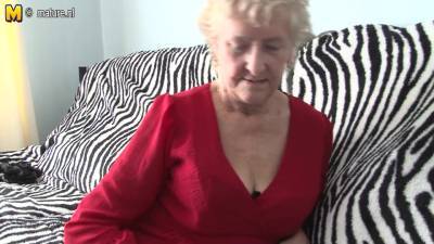 British Granny Showing Off Her Goods - MatureNL - hotmovs.com - Britain - Netherlands