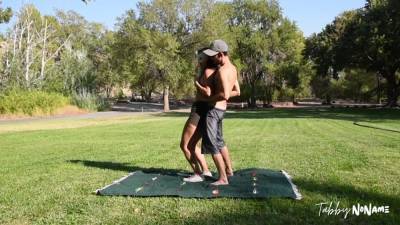 Amateur Couple Fucks In Public Park - hclips.com