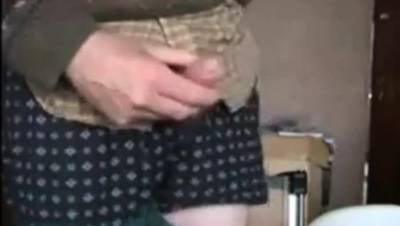 Grandad wanks and cums - drtvid.com