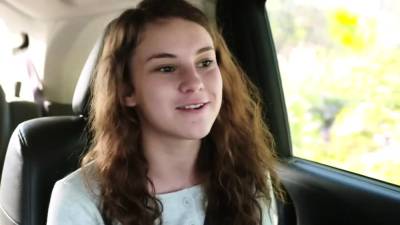 Teen loves riding her stepdaddys big rod - drtvid.com