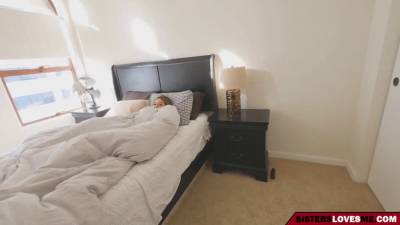 Bedtime with my step sister - sexu.com