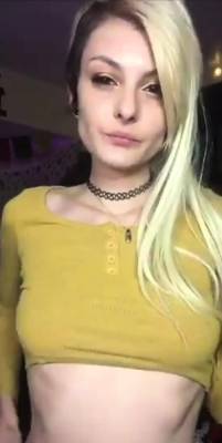 Orgasm of blonde Teen with big boobs - drtvid.com