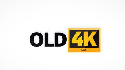 OLD4K. Mature guy doesnt miss opportunity to have fun - drtvid.com