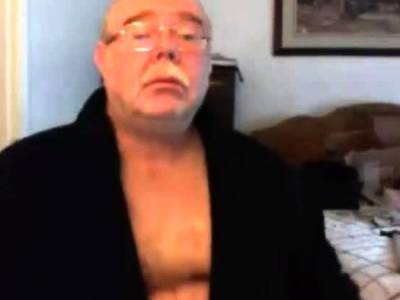 Dad Shows His Hairy Body - drtvid.com