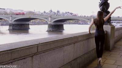 Threesome Fantasy With Clea Gaultier - hotmovs.com - France