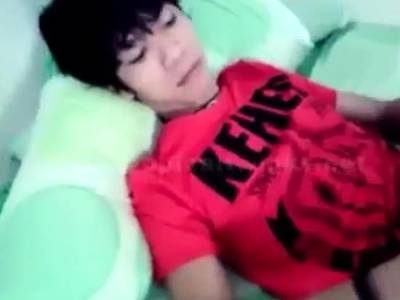 Gay Asian Boy Jerking off in My Bed - drtvid.com