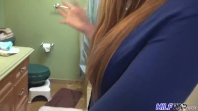 Free Premium Video Red-headed Landlord Welcomes In A Renter With Casual Sex - hotmovs.com