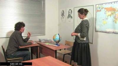 Russian teachers prefer extra lessons with lagging students 1 - sunporno.com - Russia
