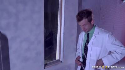 Bill Bailey - Riley Reid - Harley In The Nuthouse (XXX Parody) - veryfreeporn.com