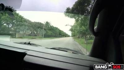 Colombian Hottie ditches friend for road dick - veryfreeporn.com - Colombia