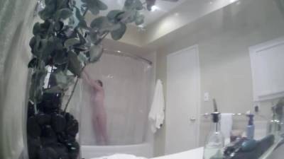 Shower spy busty found - voyeurhit.com