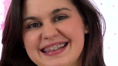 Teen babysitter gives bj - drtvid.com